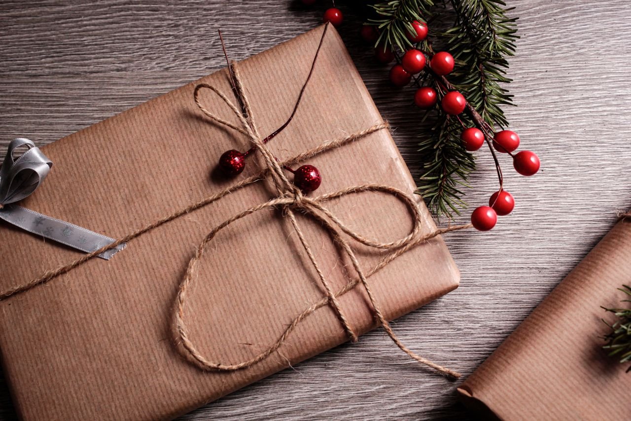Friend Christmas Gift Ideas: 6 Long Distance Gifts That Feel Personal